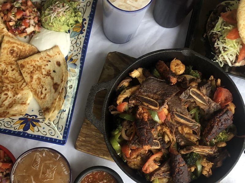 El Ázteca food